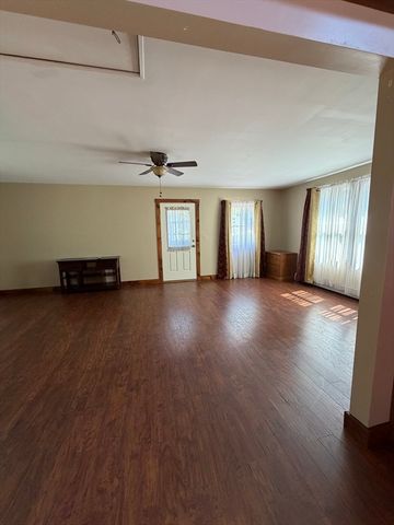 115 Scott Rd, Fitchburg, MA 01420