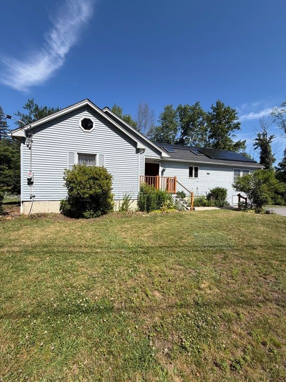 115 Scott Rd, Fitchburg, MA 01420