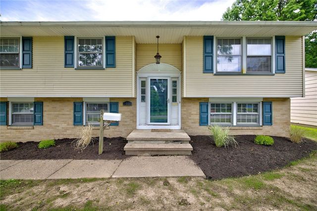 37 Ledgewood Circle, Greece, NY 14615