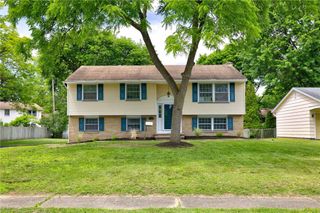 37 Ledgewood Circle, Greece, NY 14615