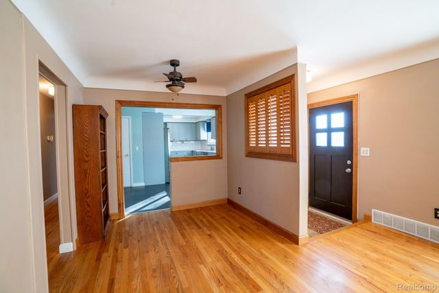 1773 Lakeview Street, Trenton, MI 48183