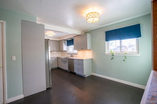 1773 Lakeview Street, Trenton, MI 48183