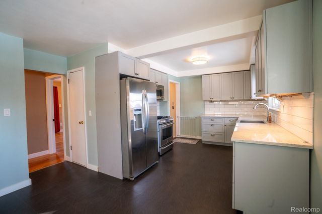 1773 Lakeview Street, Trenton, MI 48183