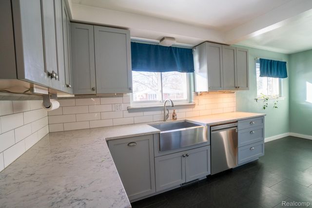 1773 Lakeview Street, Trenton, MI 48183