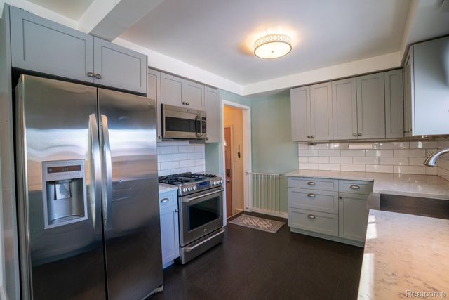 1773 Lakeview Street, Trenton, MI 48183