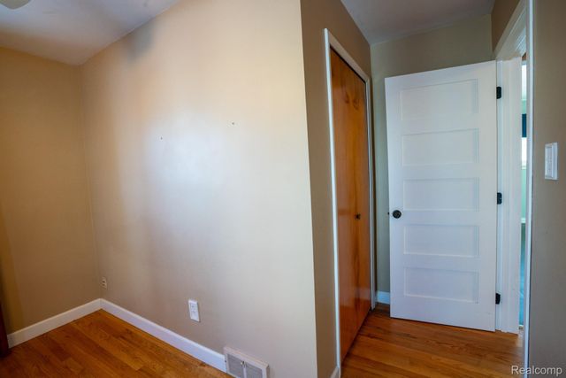 1773 Lakeview Street, Trenton, MI 48183