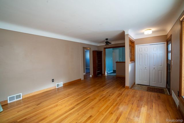 1773 Lakeview Street, Trenton, MI 48183