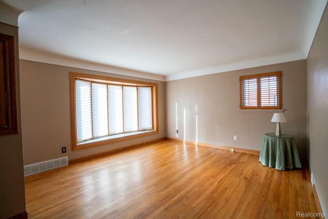 1773 Lakeview Street, Trenton, MI 48183