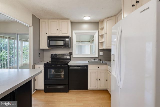 7802 BASTILLE RD, Severn, MD 21144