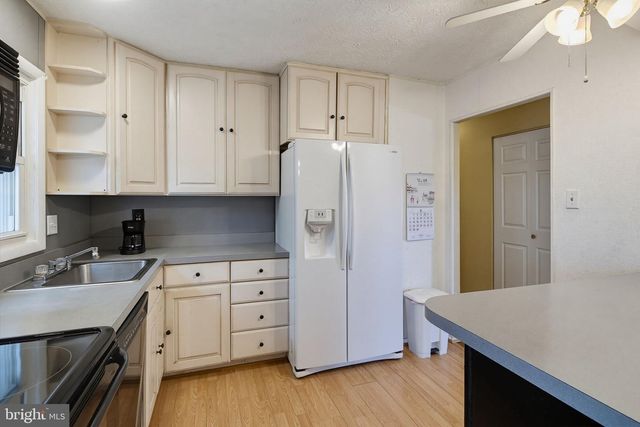 7802 BASTILLE RD, Severn, MD 21144