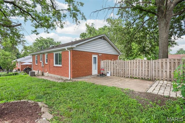 8511 Talma Court, Affton, MO 63123
