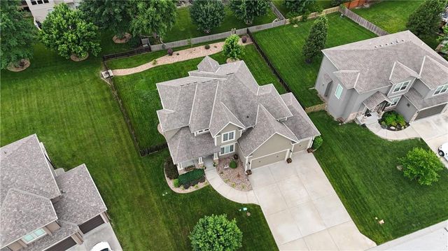 2821 NE PARKVIEW Lane, Lee's Summit, MO 64086