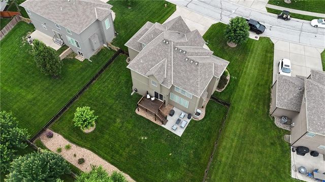 2821 NE PARKVIEW Lane, Lee's Summit, MO 64086