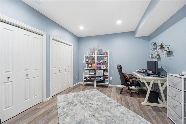 2821 NE PARKVIEW Lane, Lee's Summit, MO 64086