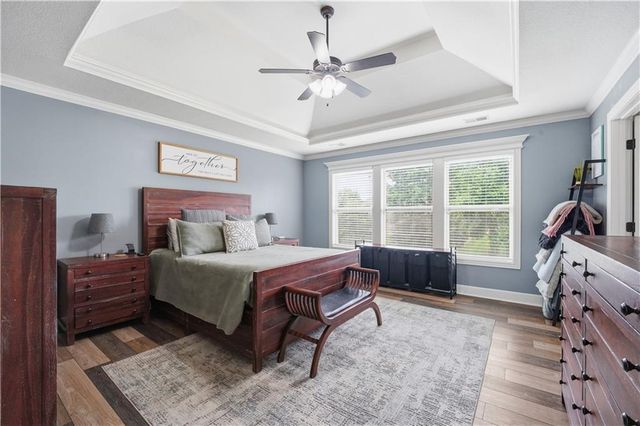 2821 NE PARKVIEW Lane, Lee's Summit, MO 64086