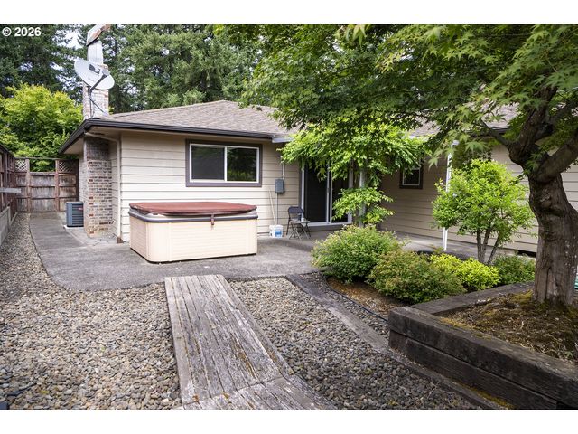 15236 Se KELLY St, Portland, OR 97236