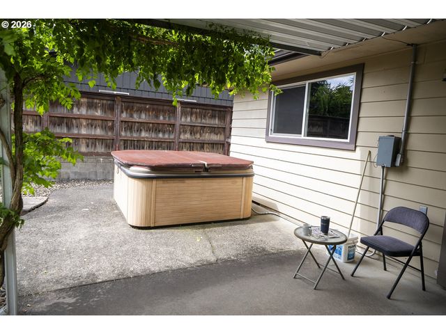 15236 Se KELLY St, Portland, OR 97236