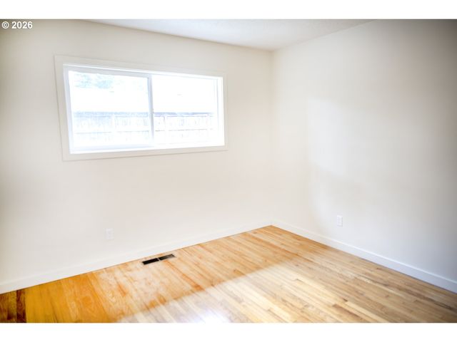 15236 Se KELLY St, Portland, OR 97236