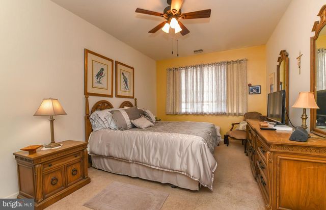 66 PELICAN PL, West Deptford, NJ 08086