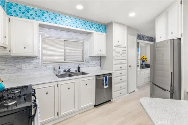 881 Lake Street, Hemet, CA 92544