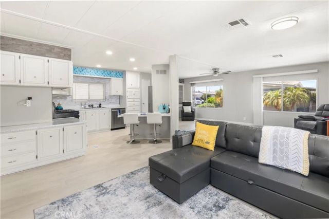 881 Lake Street, Hemet, CA 92544