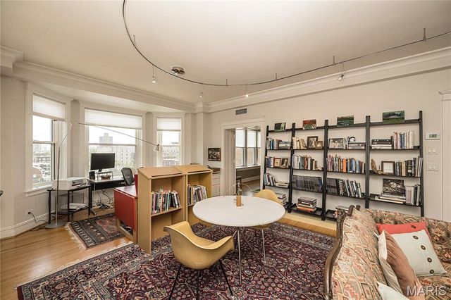 4944 Lindell Boulevard 7E, St Louis, MO 63108