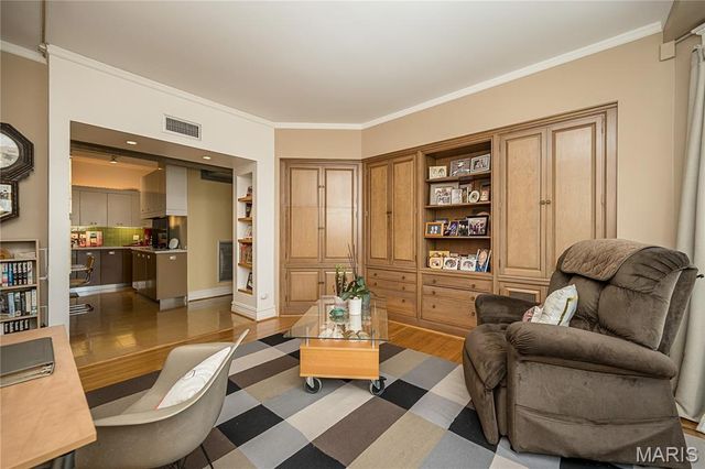 4944 Lindell Boulevard 7E, St Louis, MO 63108