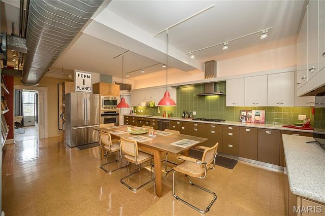 4944 Lindell Boulevard 7E, St Louis, MO 63108