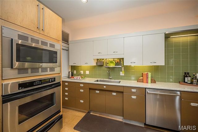 4944 Lindell Boulevard 7E, St Louis, MO 63108