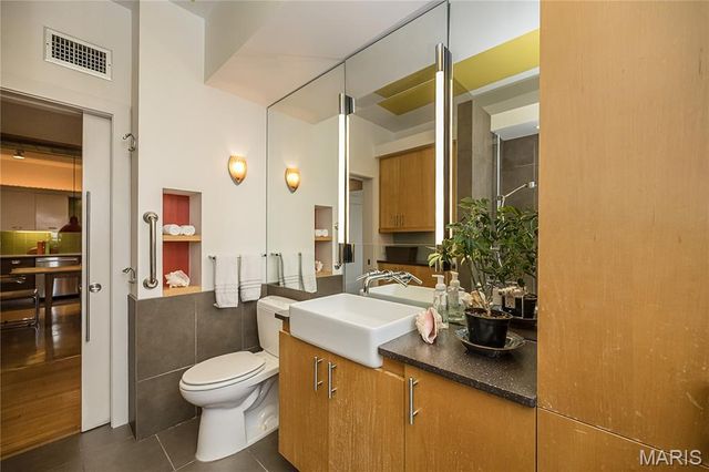 4944 Lindell Boulevard 7E, St Louis, MO 63108
