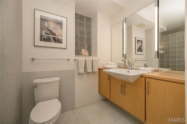 4944 Lindell Boulevard 7E, St Louis, MO 63108