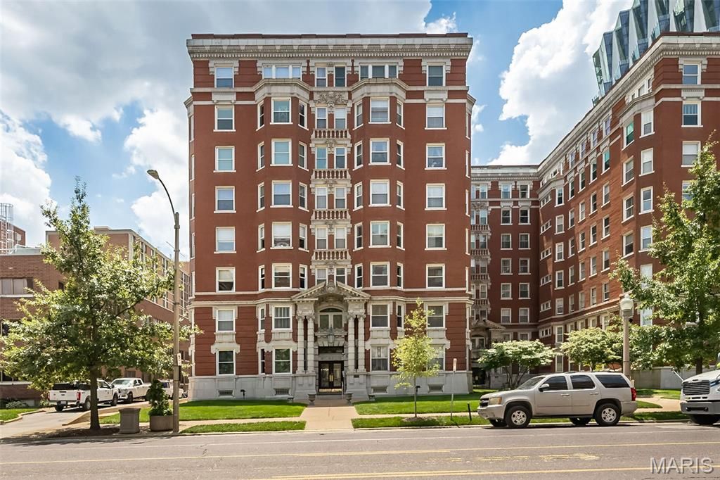 4944 Lindell Boulevard 7E, St Louis, MO 63108