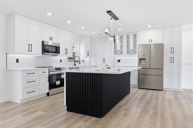 1108 BALFOUR DR, Deltona, FL 32725