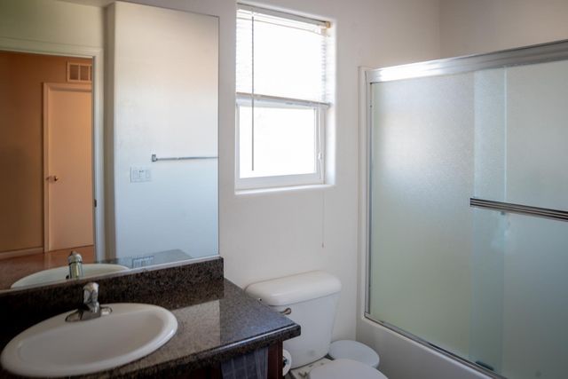 5441 W Pine Avenue, Fresno, CA 93722