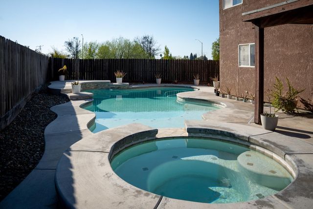 5441 W Pine Avenue, Fresno, CA 93722