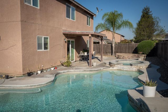 5441 W Pine Avenue, Fresno, CA 93722