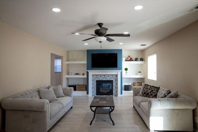 5441 W Pine Avenue, Fresno, CA 93722