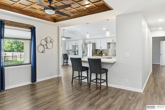 286 Concord Circle, Papillion, NE 68046