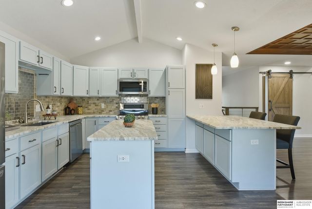 286 Concord Circle, Papillion, NE 68046