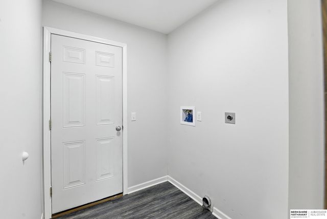 286 Concord Circle, Papillion, NE 68046