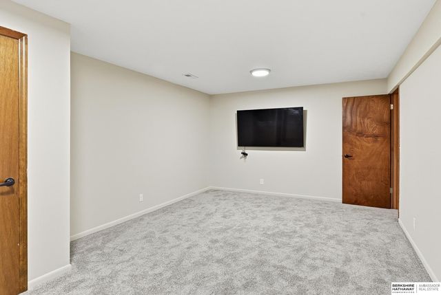 286 Concord Circle, Papillion, NE 68046