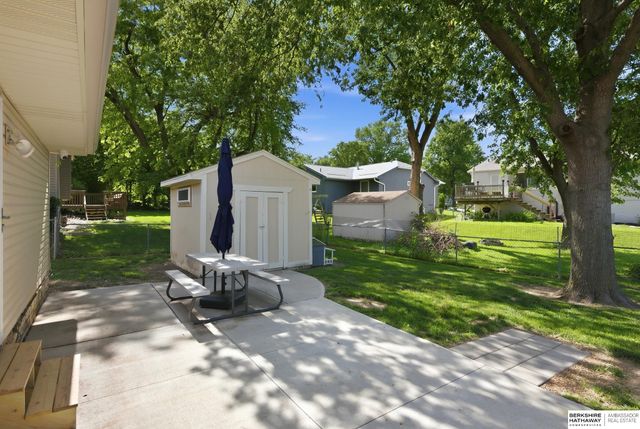 286 Concord Circle, Papillion, NE 68046