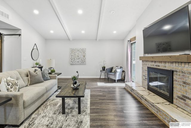 286 Concord Circle, Papillion, NE 68046