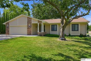 286 Concord Circle, Papillion, NE 68046