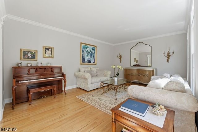 13 Hunters Trl, Chester Twp., NJ 07930