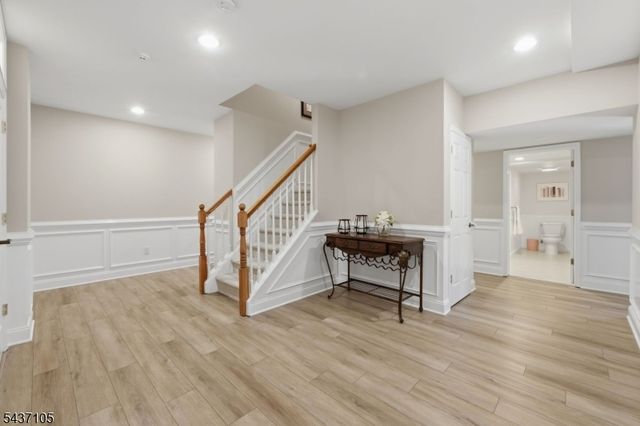 13 Hunters Trl, Chester Twp., NJ 07930