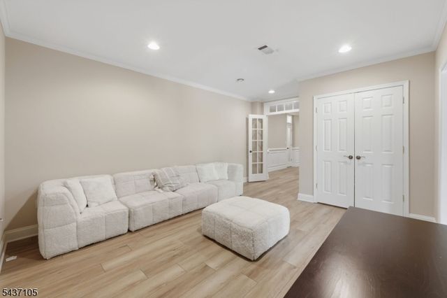 13 Hunters Trl, Chester Twp., NJ 07930
