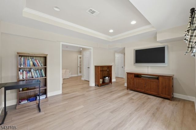 13 Hunters Trl, Chester Twp., NJ 07930