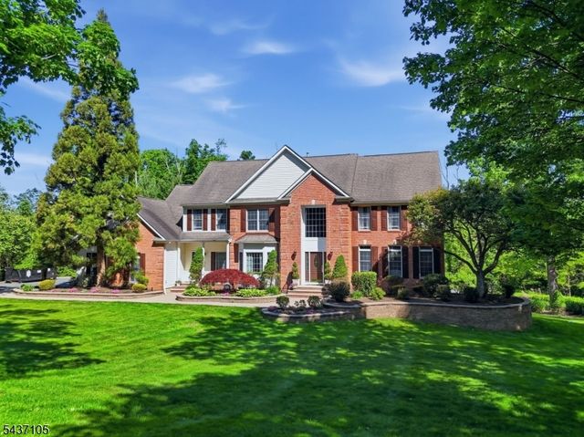 13 Hunters Trl, Chester Twp., NJ 07930