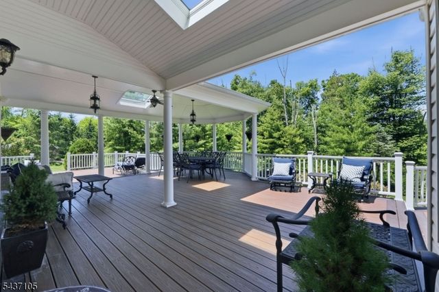 13 Hunters Trl, Chester Twp., NJ 07930